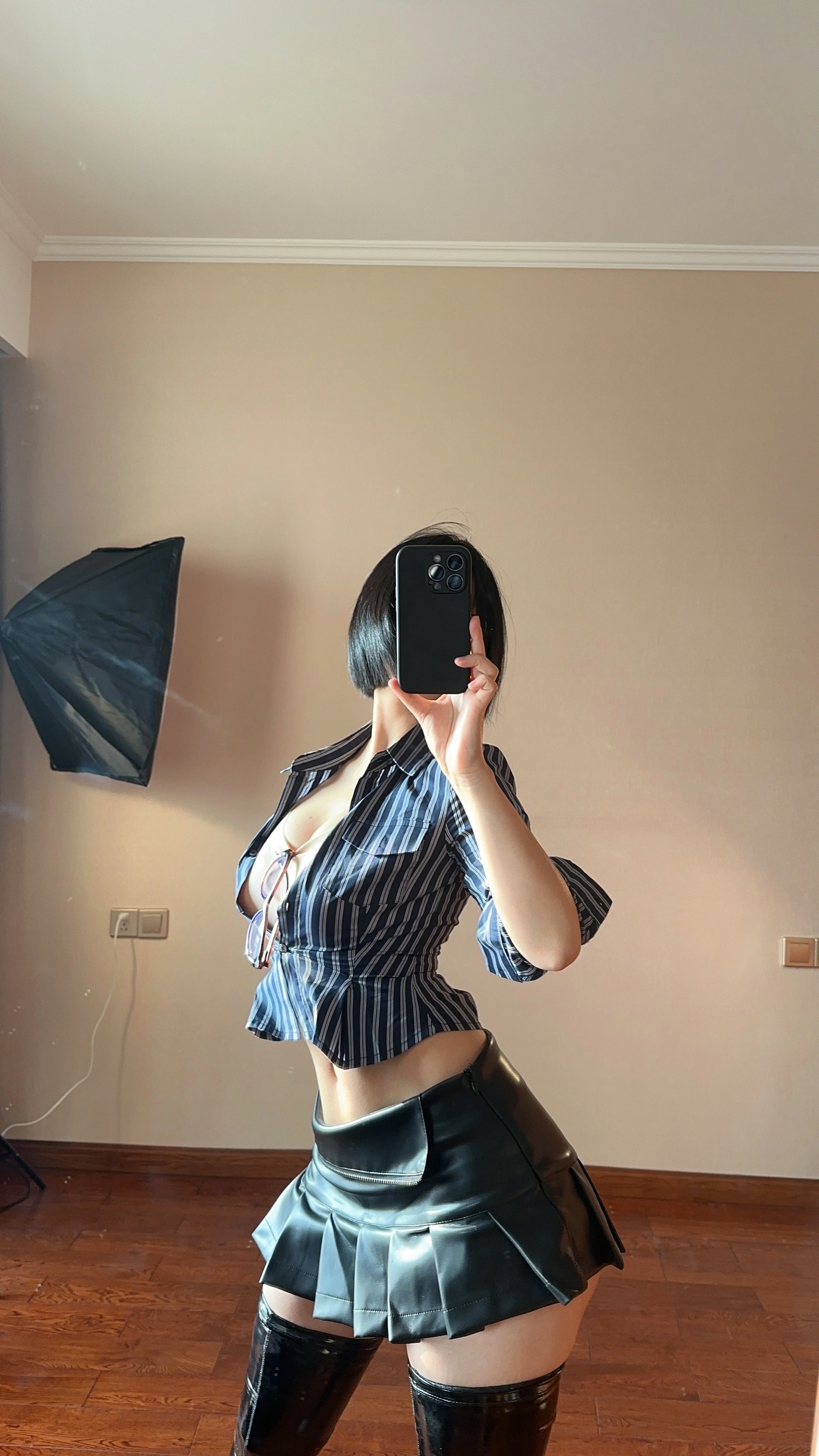 俏妞qiaoniuTT – NO.107 战神皮靴 2